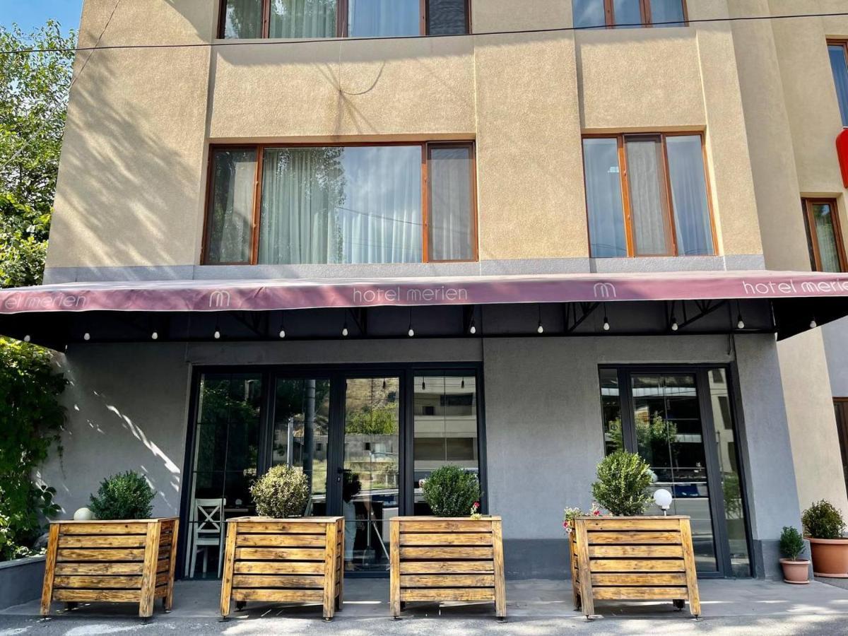 Merien Hotel Ереван Екстериор снимка