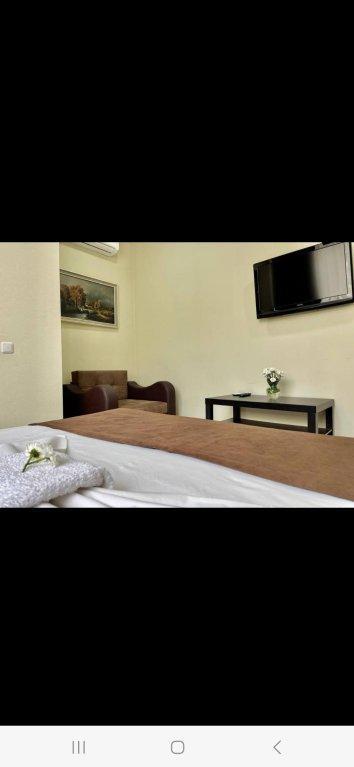 Merien Hotel Ереван Екстериор снимка